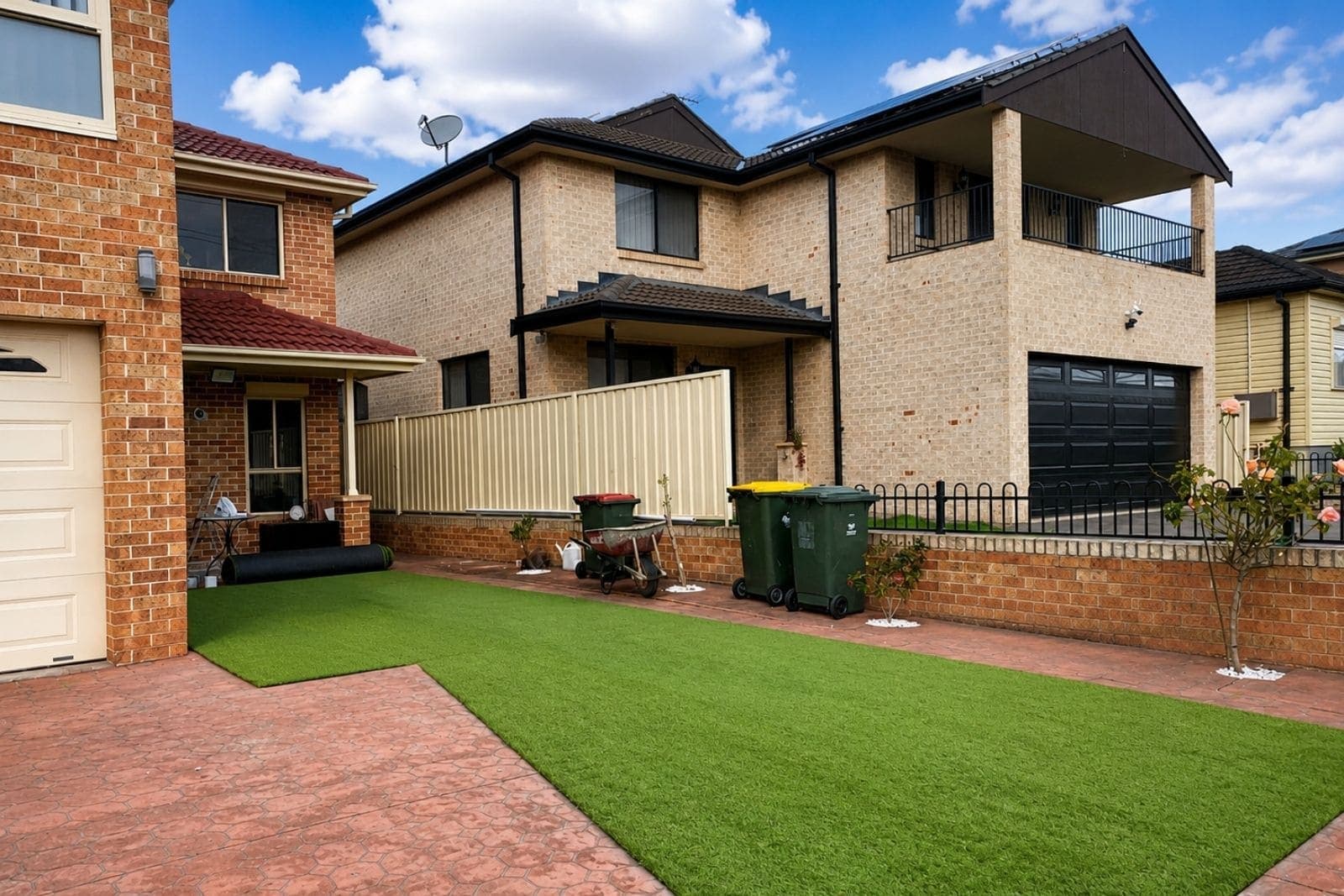 Artificial turf lawn installed in a low-maintenance Sydney front yard